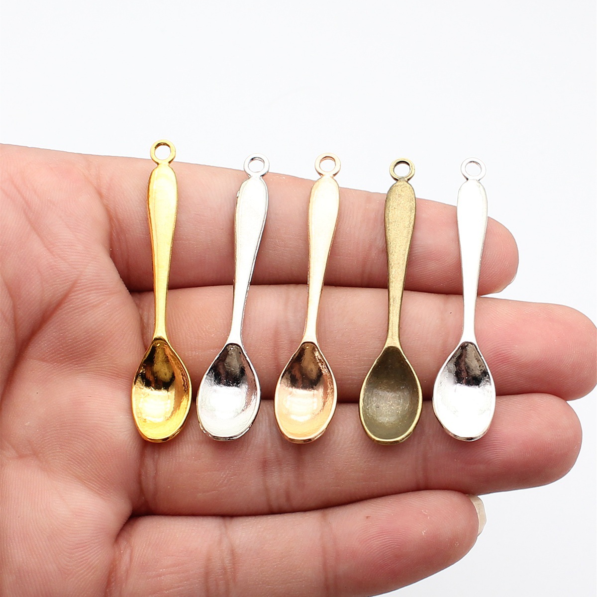 10 قطع من حليات الملاعق بحجم 5 - مراجعة Vintage Collectible Spoons وسعره